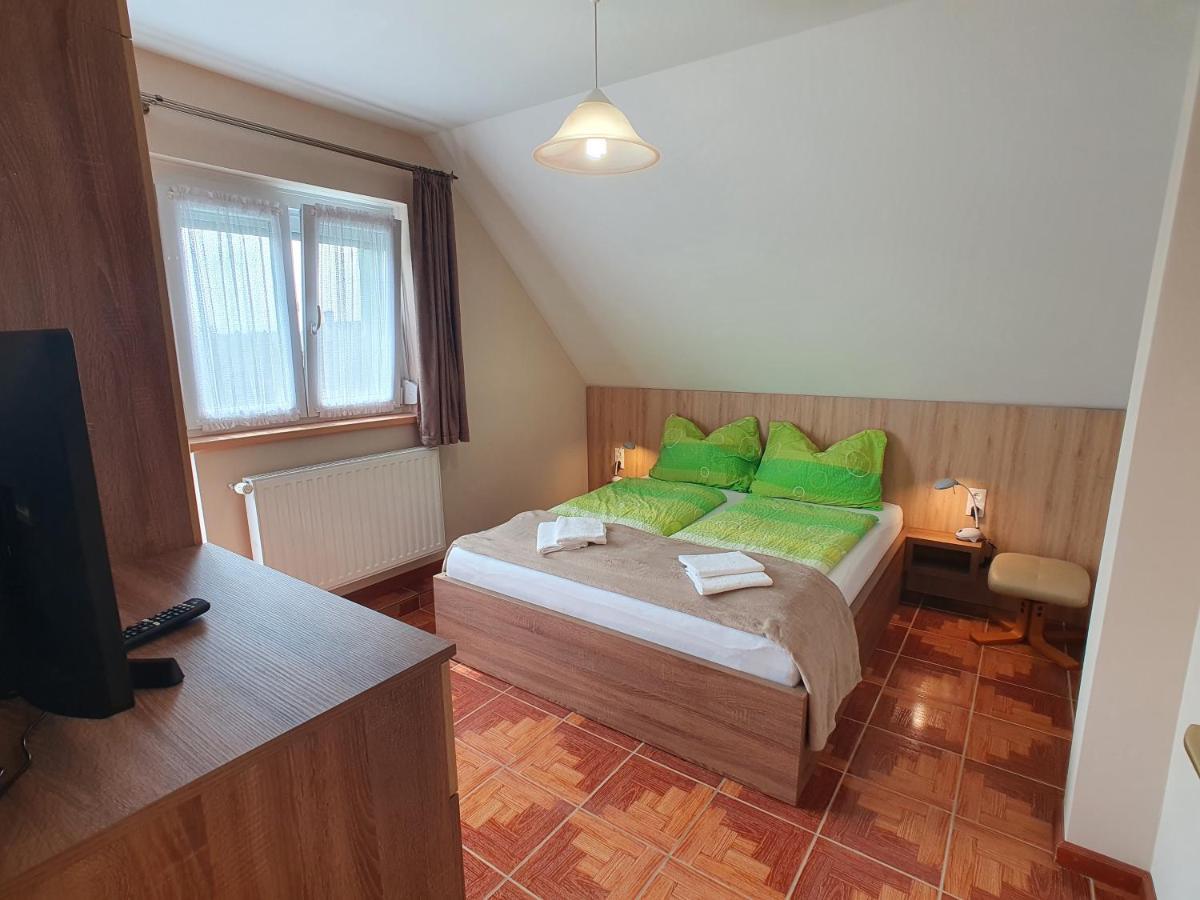 Krisztian Apartmanhaz Vonyarcvashegy Exteriér fotografie