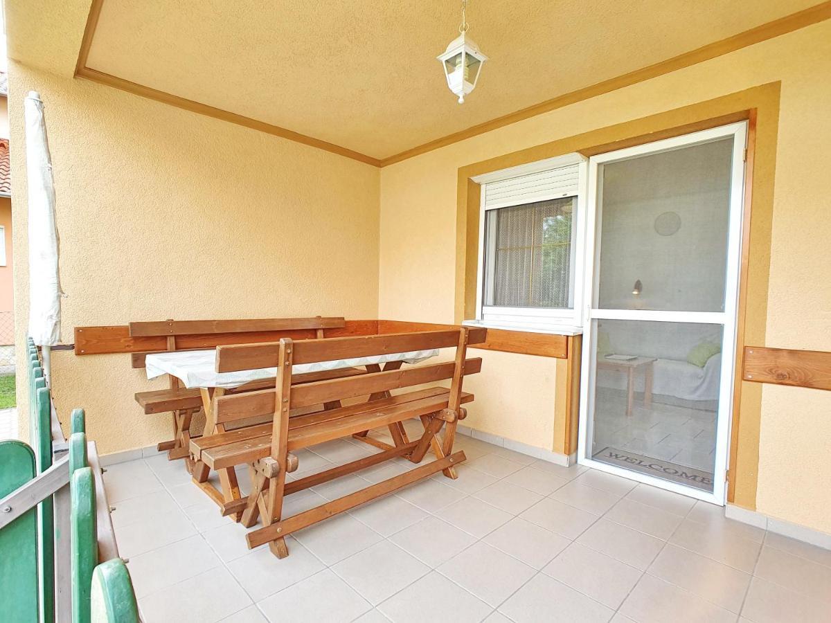 Krisztian Apartmanhaz Vonyarcvashegy Exteriér fotografie