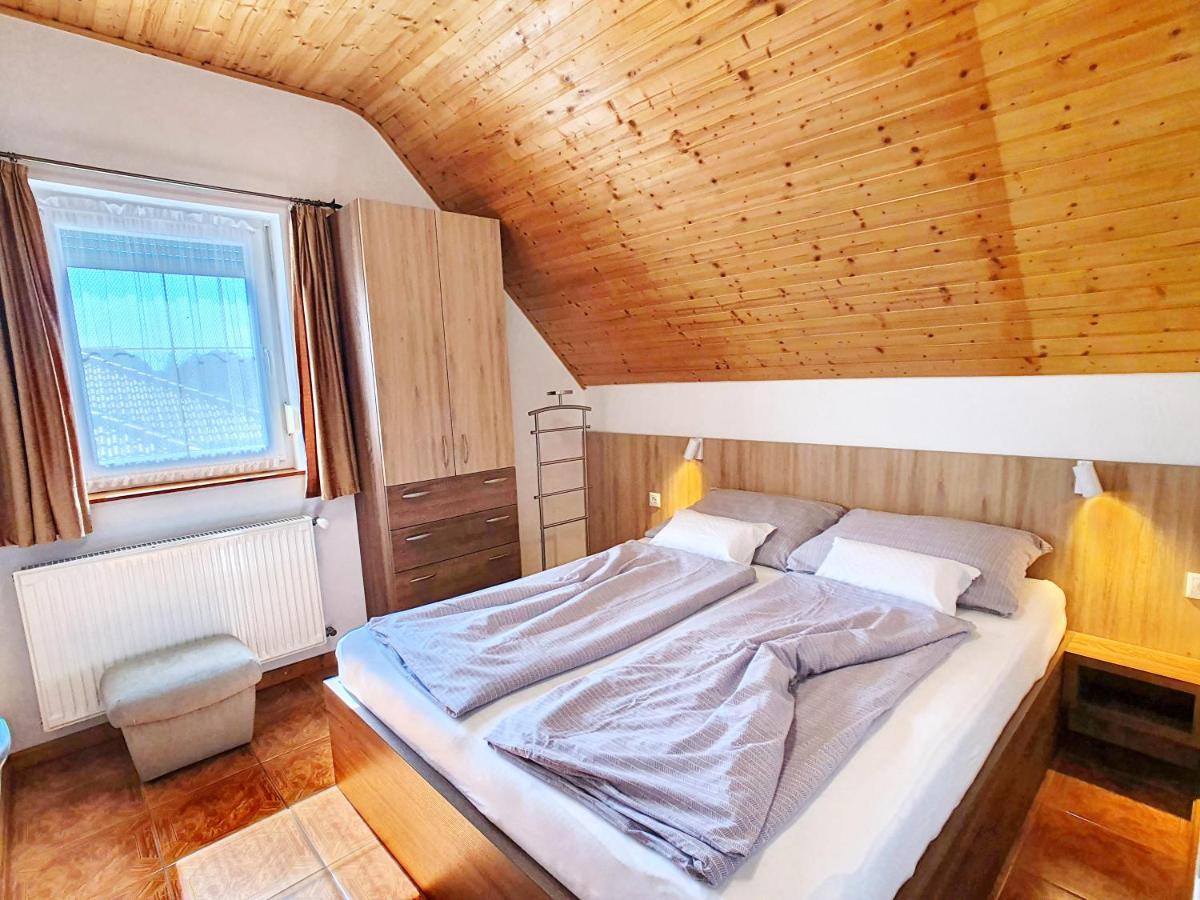 Krisztian Apartmanhaz Vonyarcvashegy Exteriér fotografie