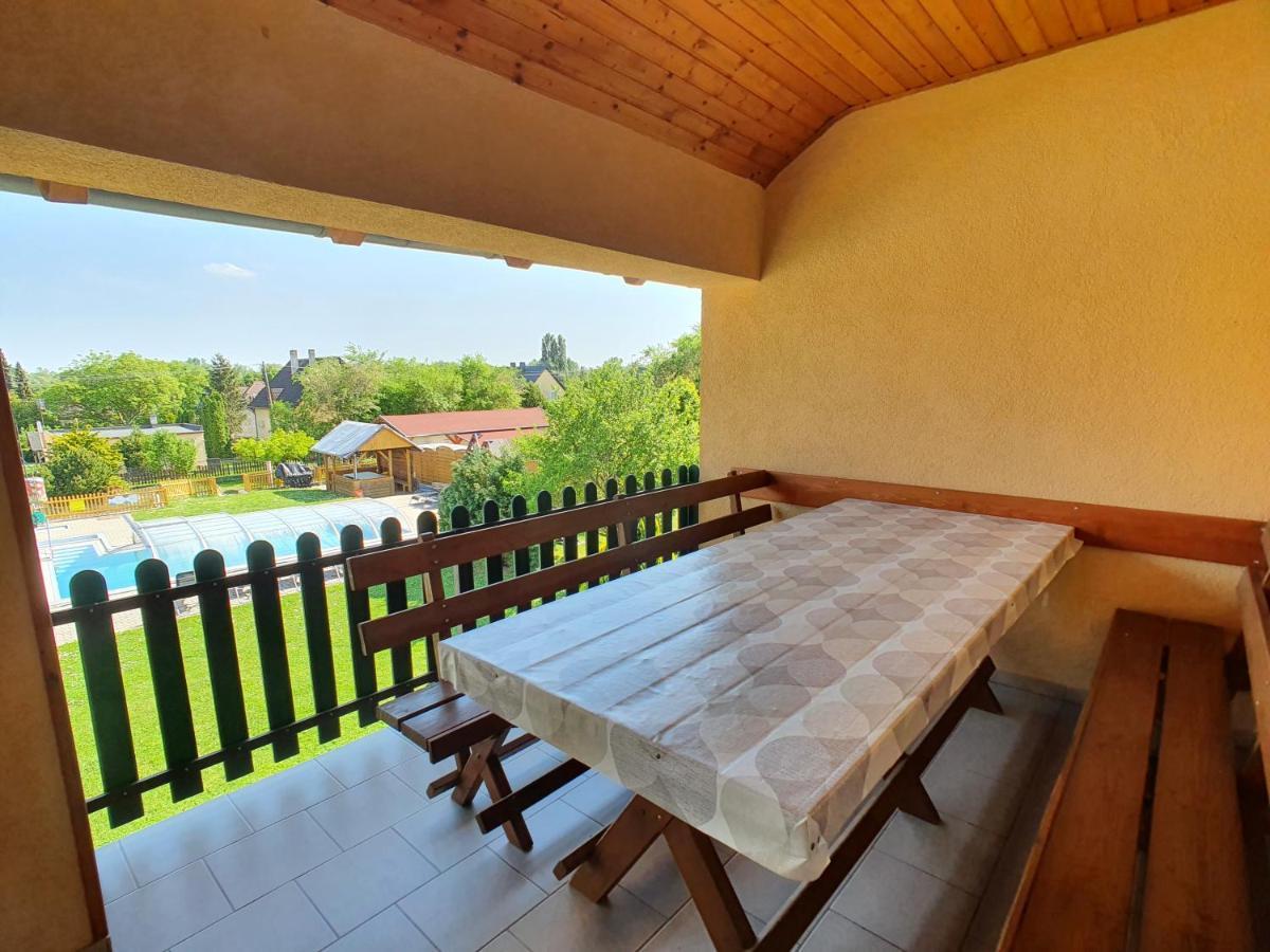 Krisztian Apartmanhaz Vonyarcvashegy Exteriér fotografie