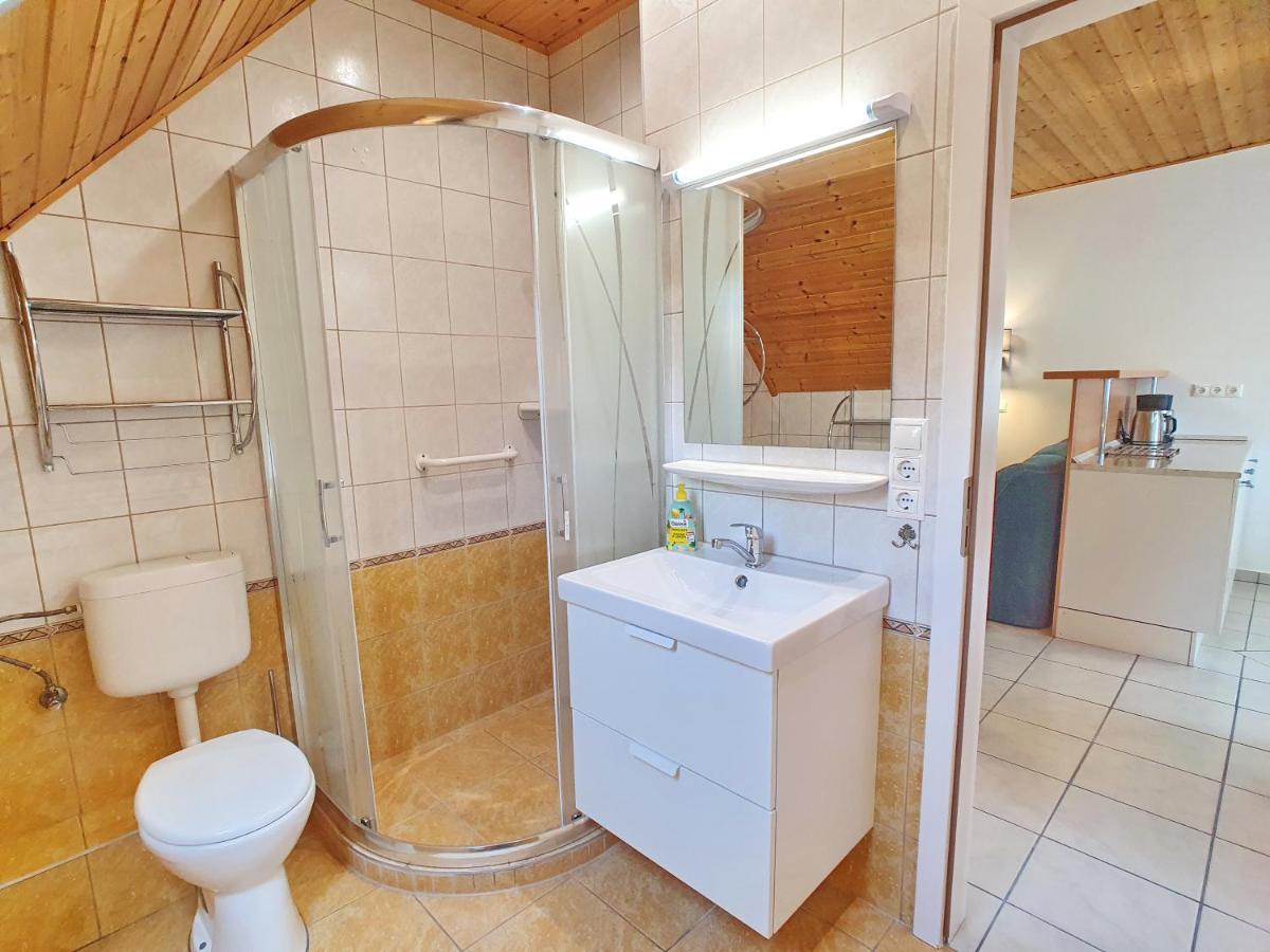 Krisztian Apartmanhaz Vonyarcvashegy Exteriér fotografie