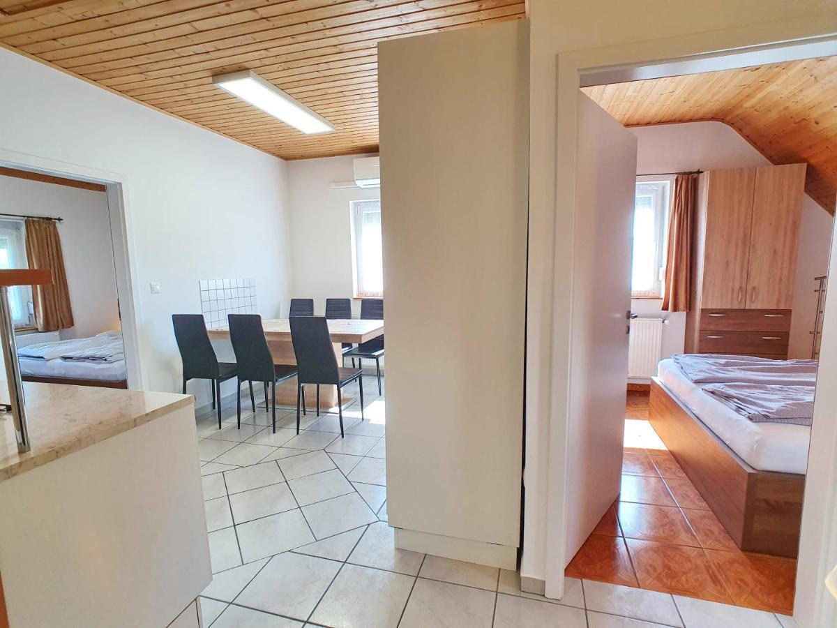 Krisztian Apartmanhaz Vonyarcvashegy Exteriér fotografie